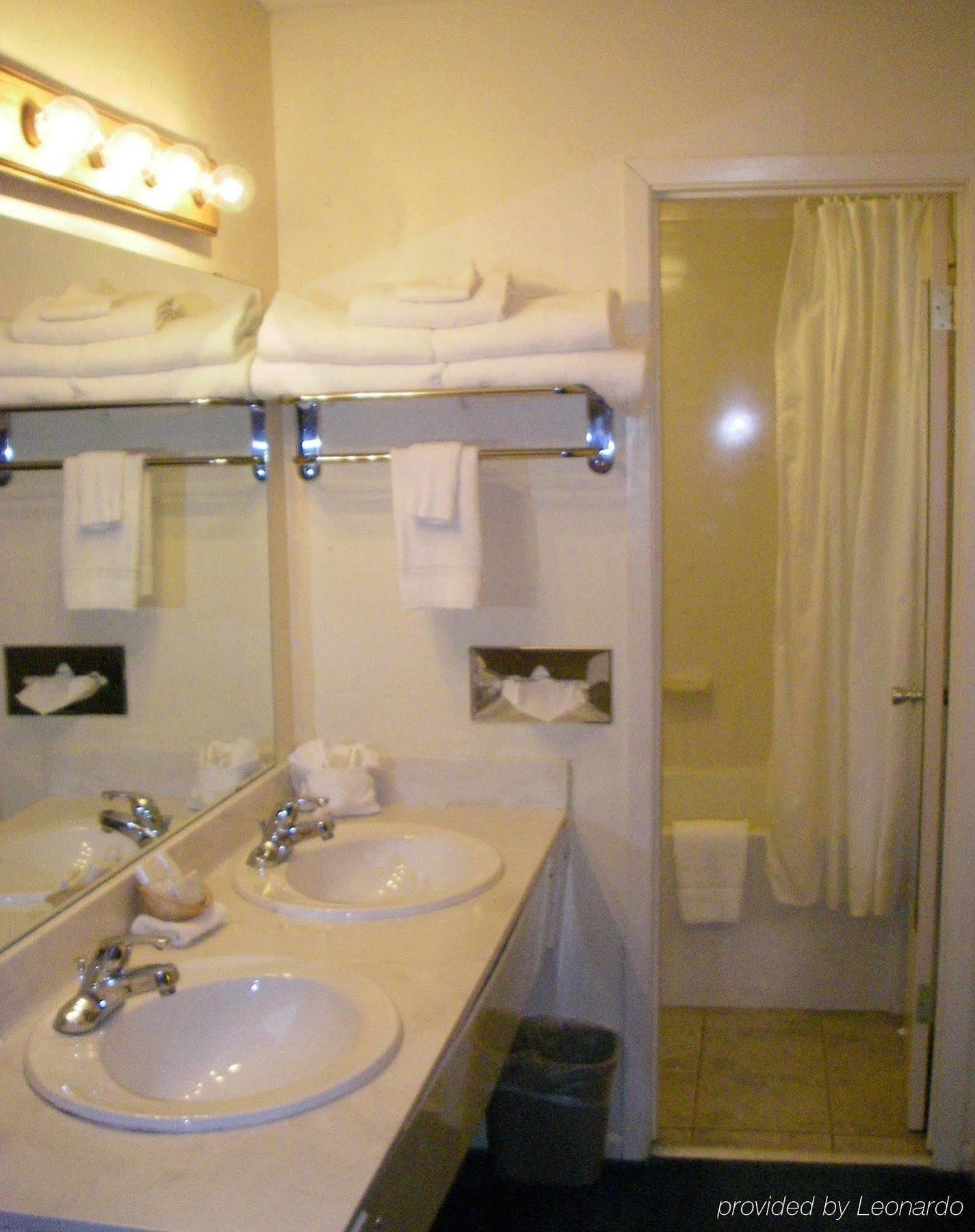 Swiss Chalet Inn Ruidoso Quarto foto